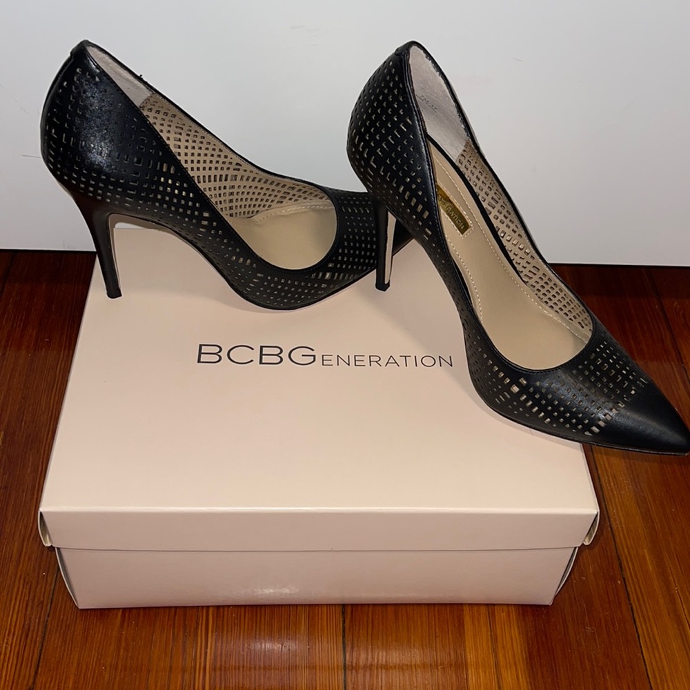 BCBGeneration black Odina pump